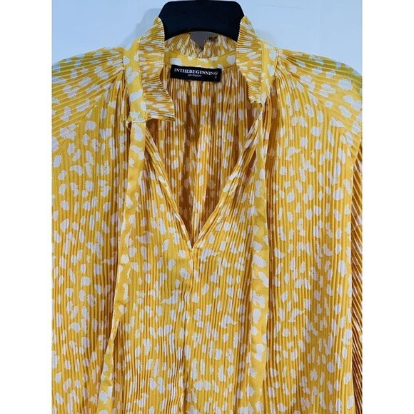 In The Beginning Blouse Small Yellow Gold White Animal Print L/S Pleat Front - Picture 3 of 12